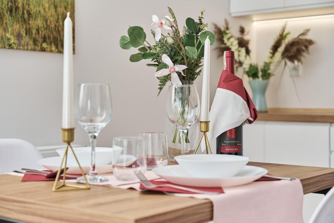 Modern Elegance Apartments Wroclaw With Ac By Noclegi Renters Екстериор снимка