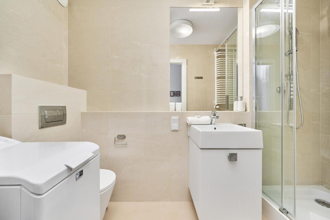 Modern Elegance Apartments Wroclaw With Ac By Noclegi Renters Екстериор снимка