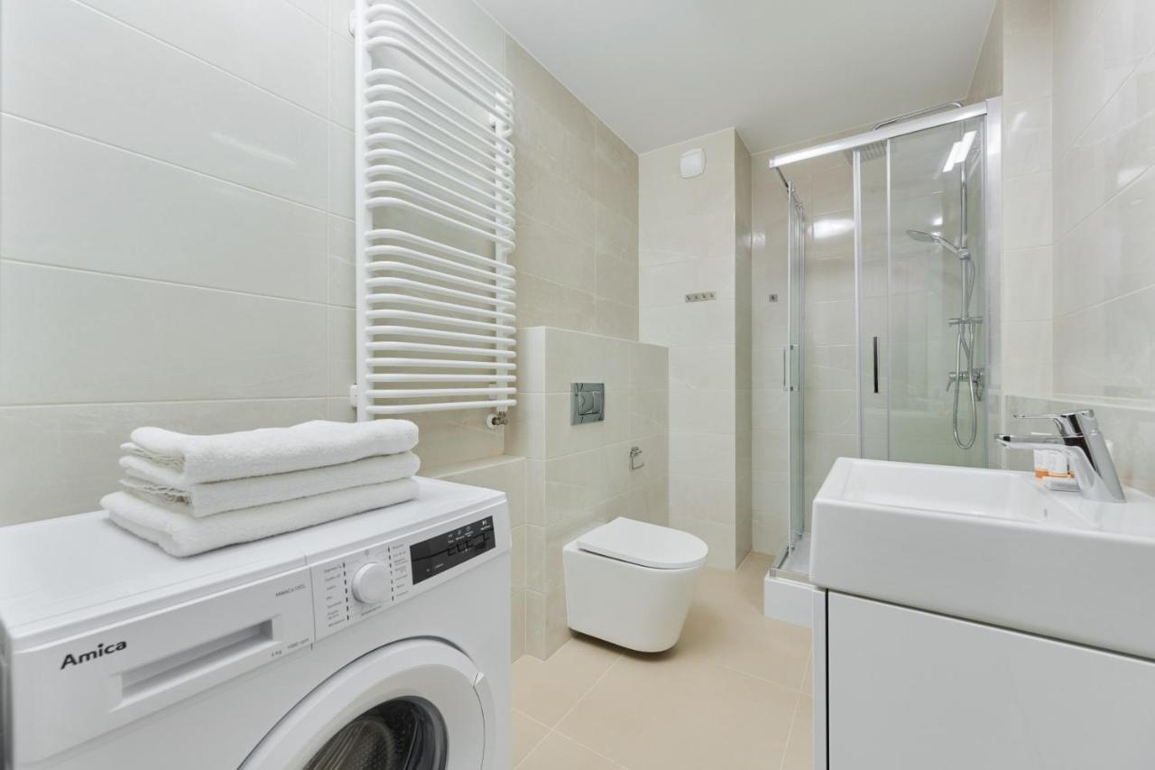 Modern Elegance Apartments Wroclaw With Ac By Noclegi Renters Екстериор снимка
